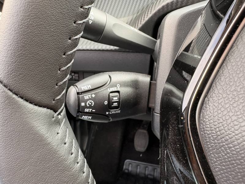 Peugeot 208 - Photo 38