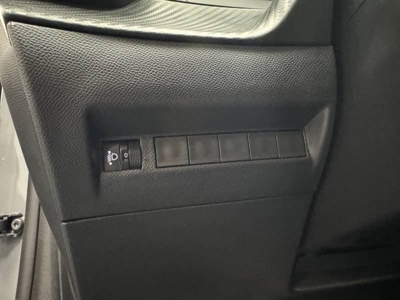 Peugeot 208 - Photo 22