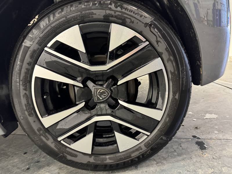 Peugeot 208 - Photo 9
