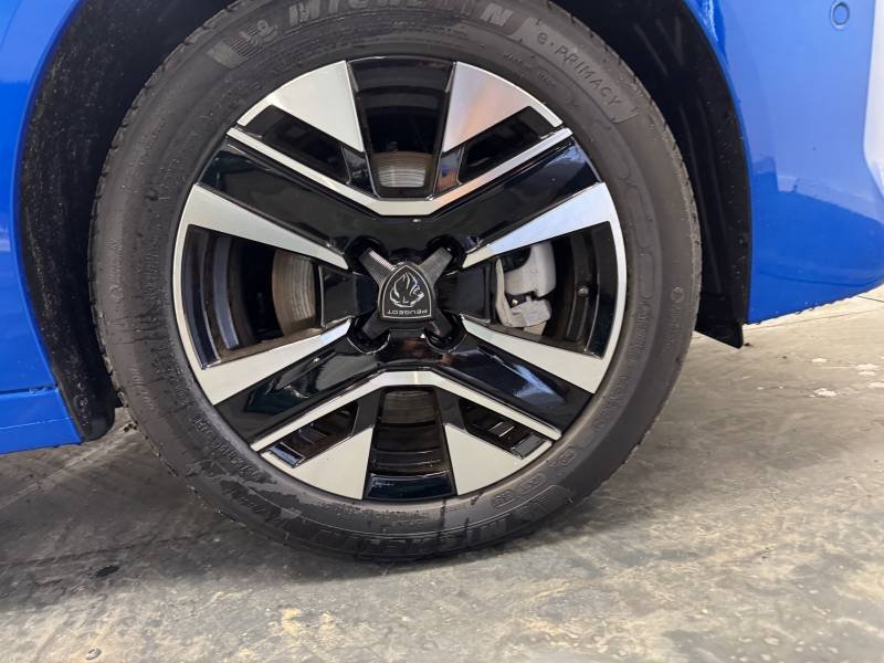Peugeot 208 - Photo 9