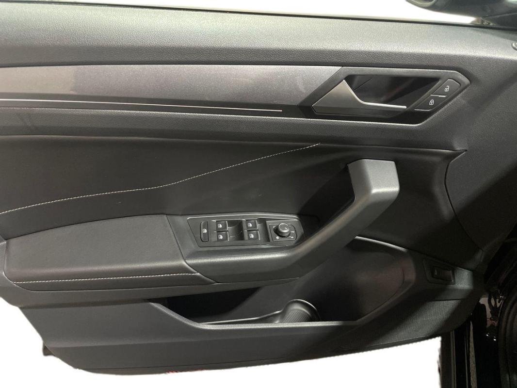 Volkswagen T-Roc - Photo 15