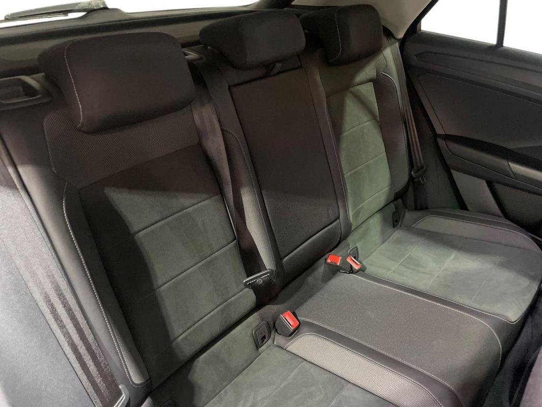 Volkswagen T-Roc - Photo 23