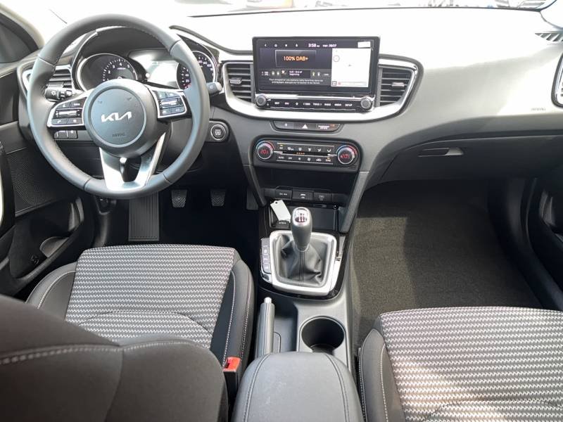 Kia CEED - Photo 11