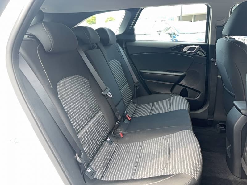 Kia CEED - Photo 32