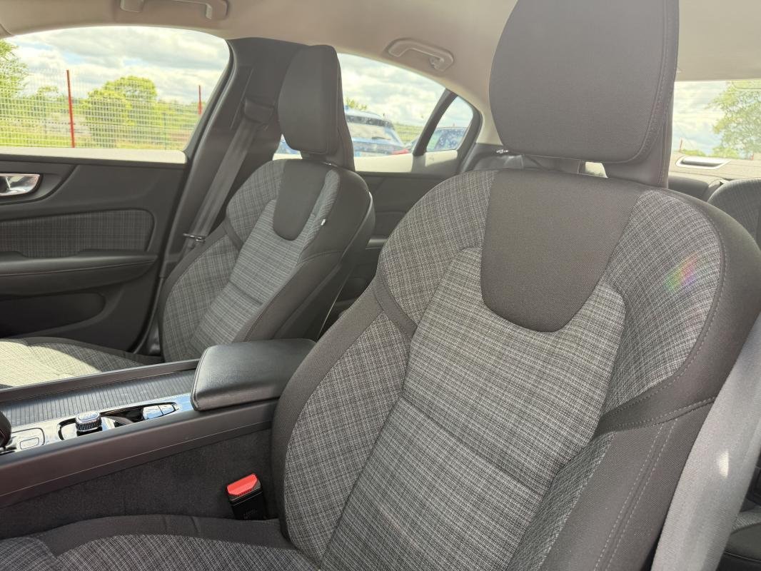 Volvo S60 - Photo 21