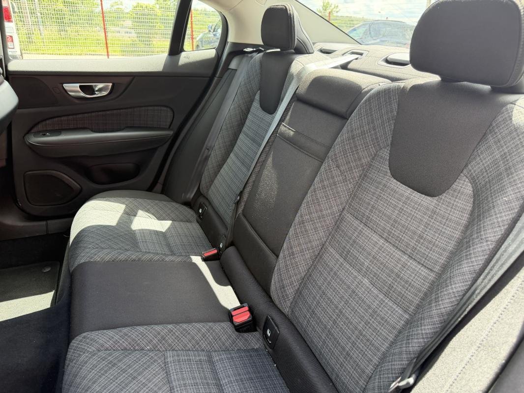Volvo S60 - Photo 25