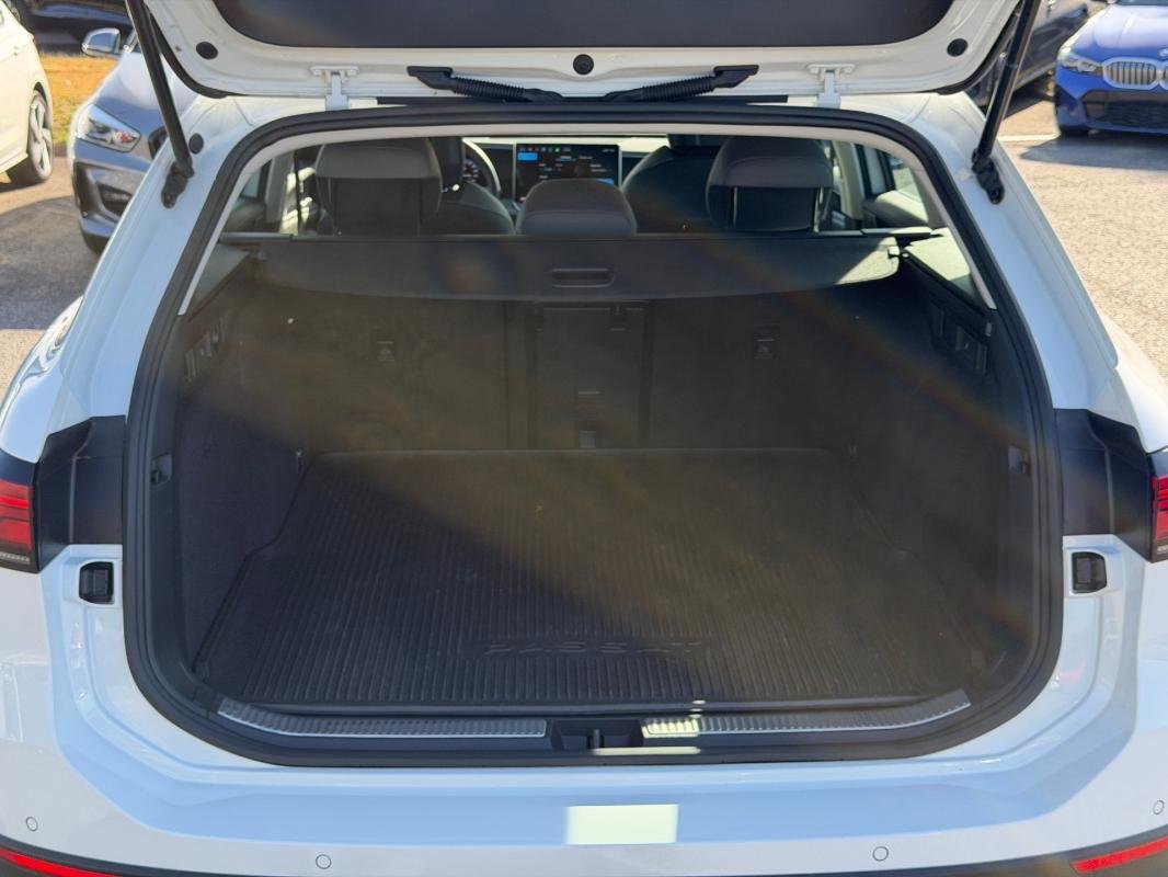 Volkswagen Passat - Photo 19