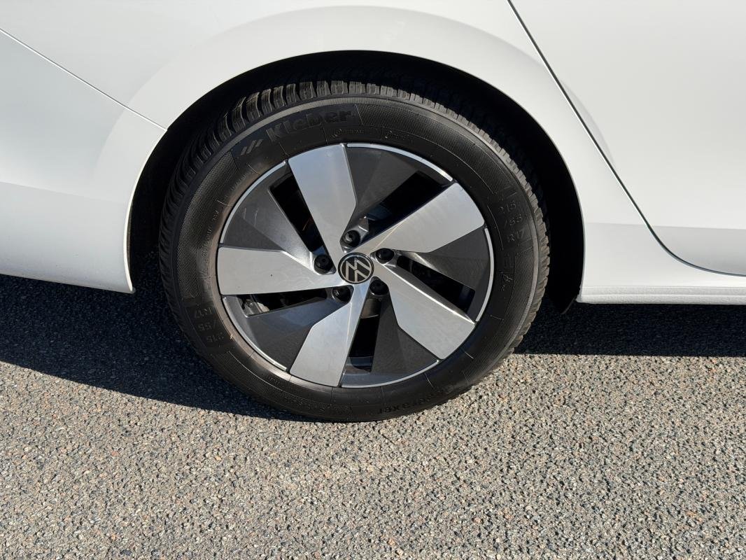 Volkswagen Passat - Photo 22