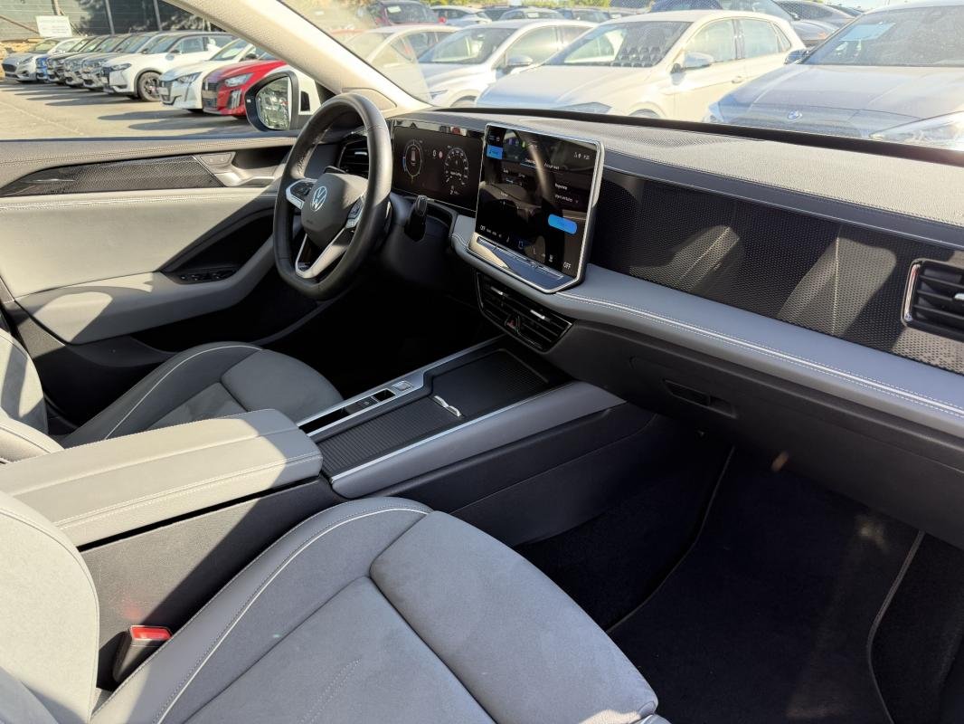 Volkswagen Passat - Photo 23