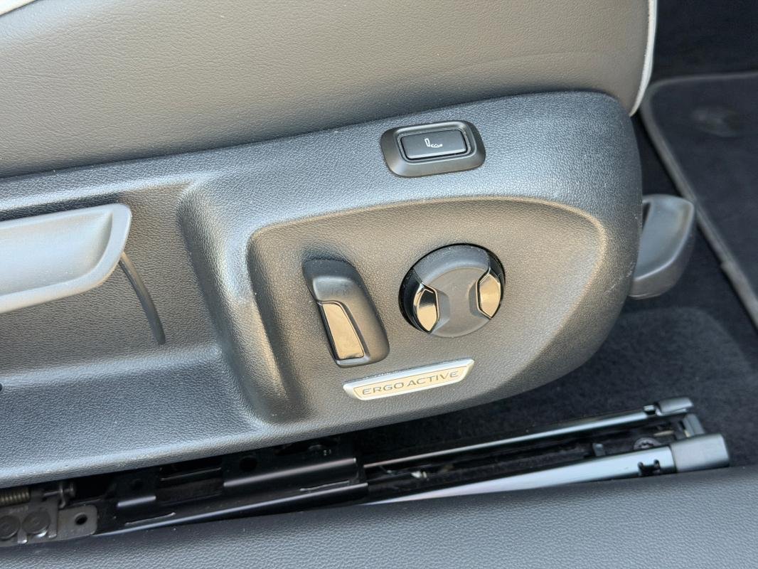 Volkswagen Passat - Photo 24