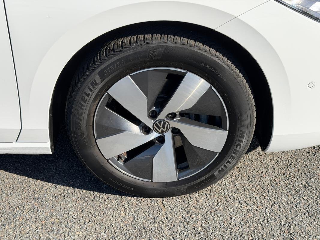Volkswagen Passat - Photo 25