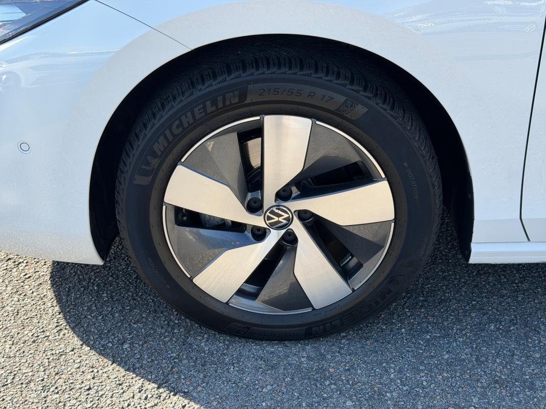Volkswagen Passat - Photo 27