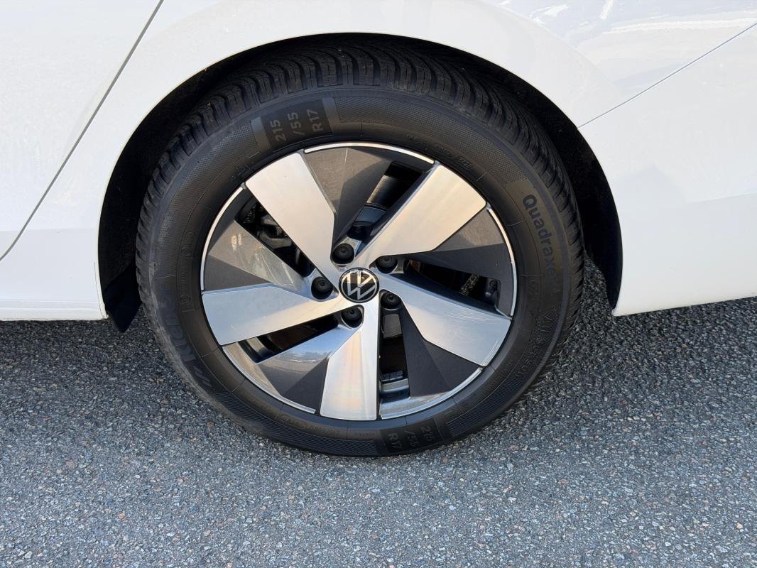 Volkswagen Passat - Photo 28
