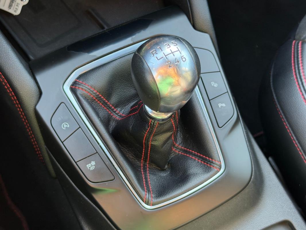 Ford Kuga - Photo 15