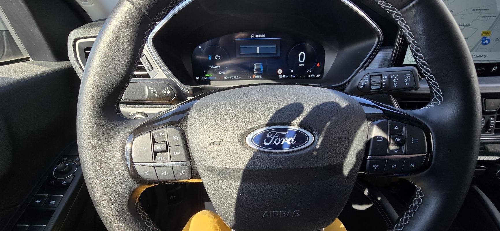 Ford Kuga - Photo 11