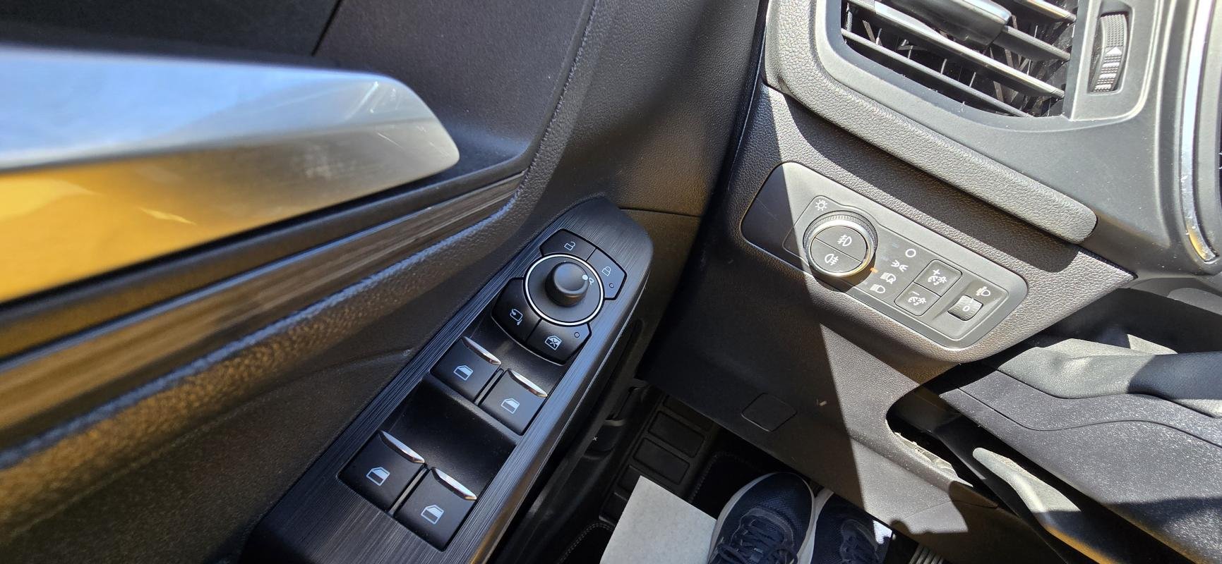 Ford Kuga - Photo 12