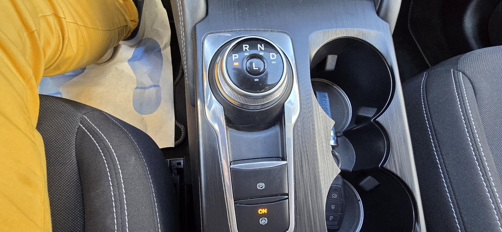 Ford Kuga - Photo 13