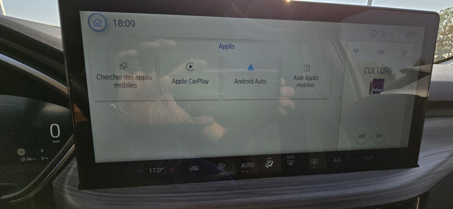 Ford Kuga - Photo 16