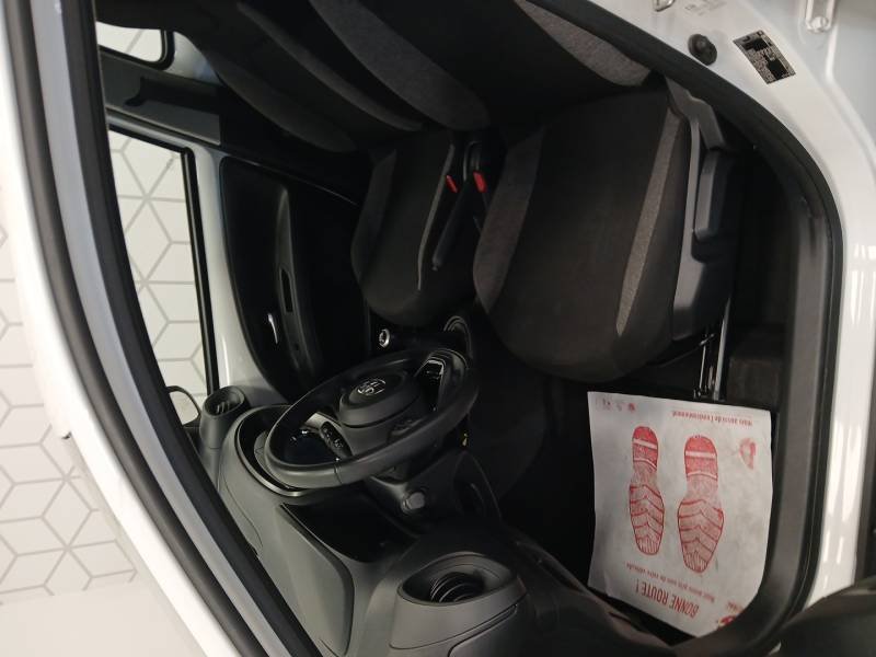 Toyota aygo x - Photo 10