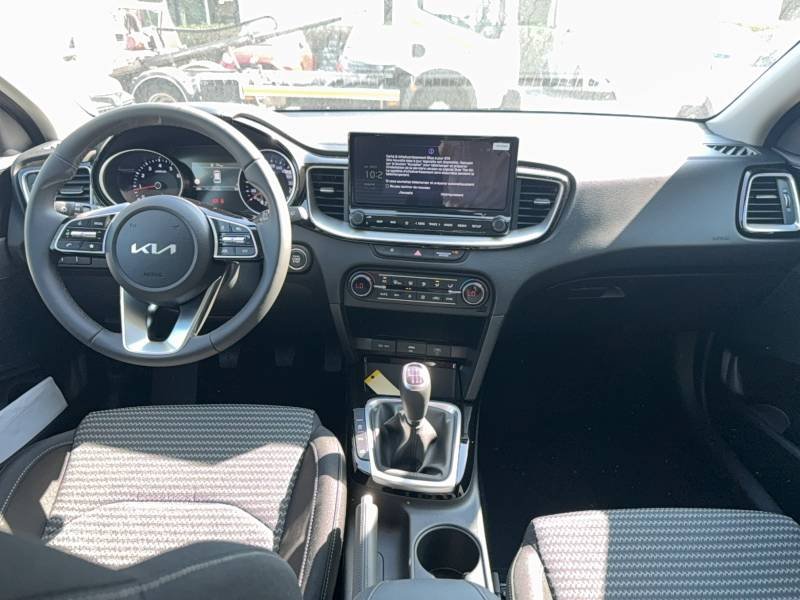 Kia CEED - Photo 11