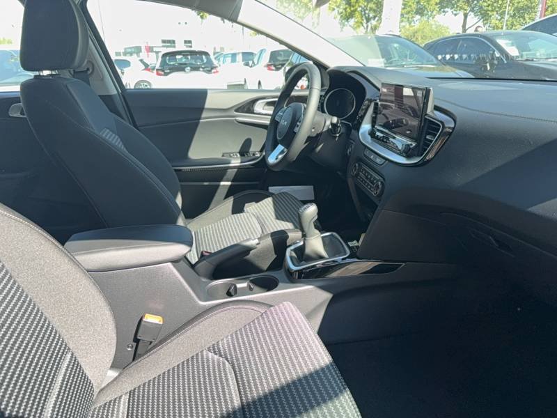Kia CEED - Photo 12