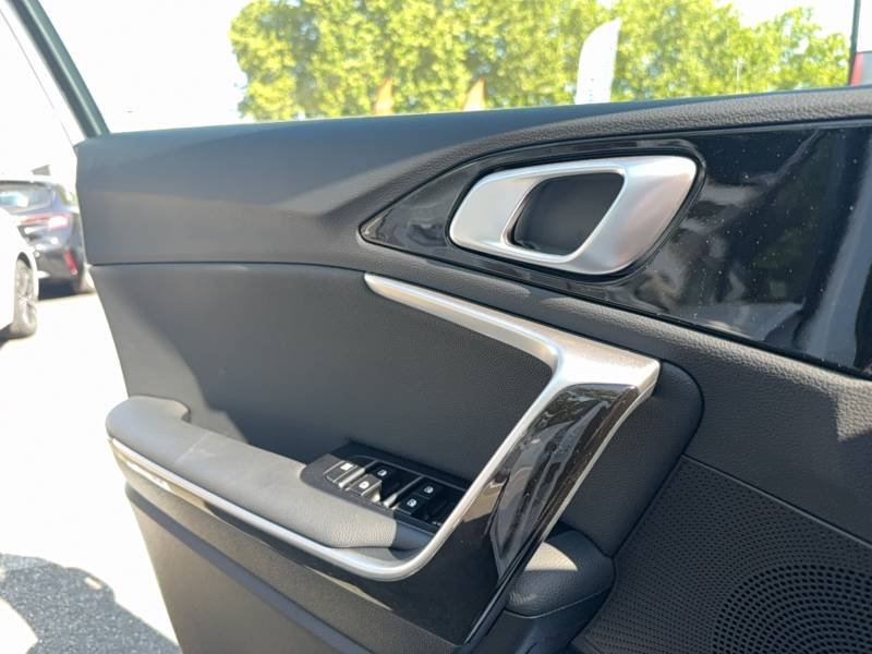 Kia CEED - Photo 19