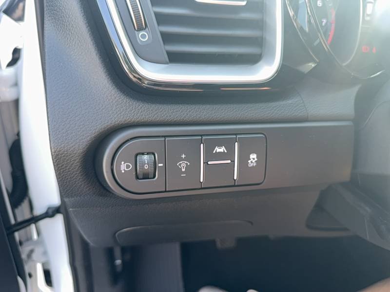 Kia CEED - Photo 20