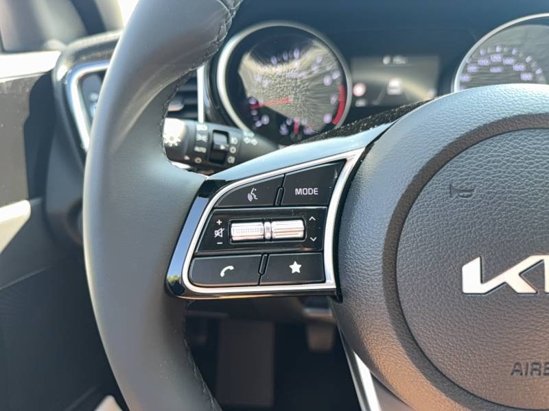 Kia CEED - Photo 38