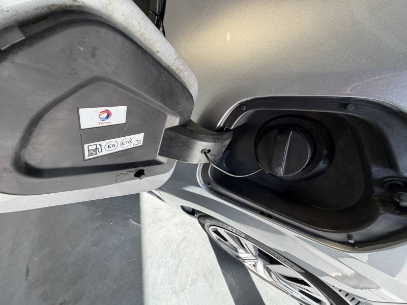 Peugeot 208 - Photo 13