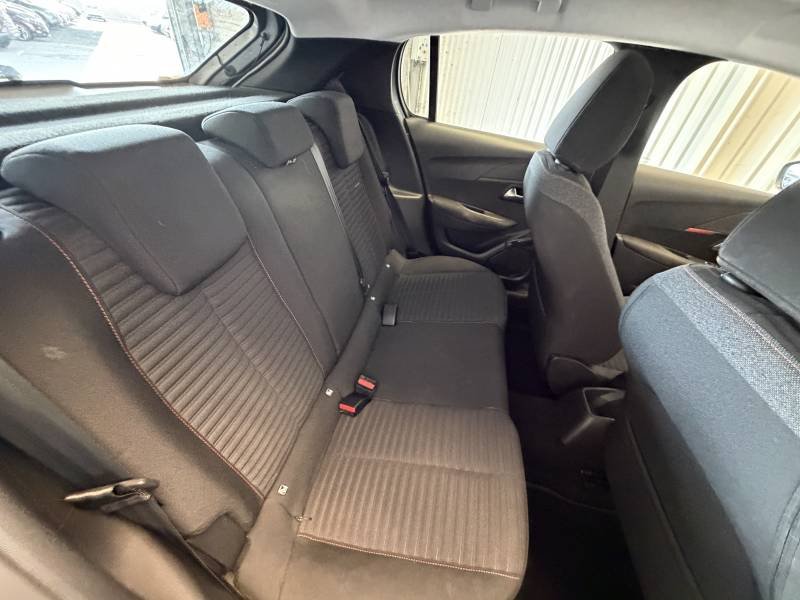 Peugeot 208 - Photo 16