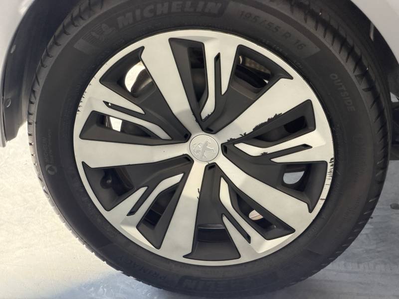 Peugeot 208 - Photo 20