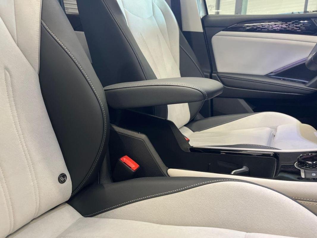Volkswagen Tiguan - Photo 12