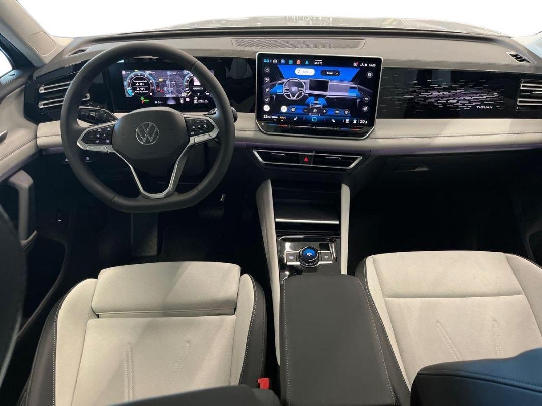 Volkswagen Tiguan - Photo 8