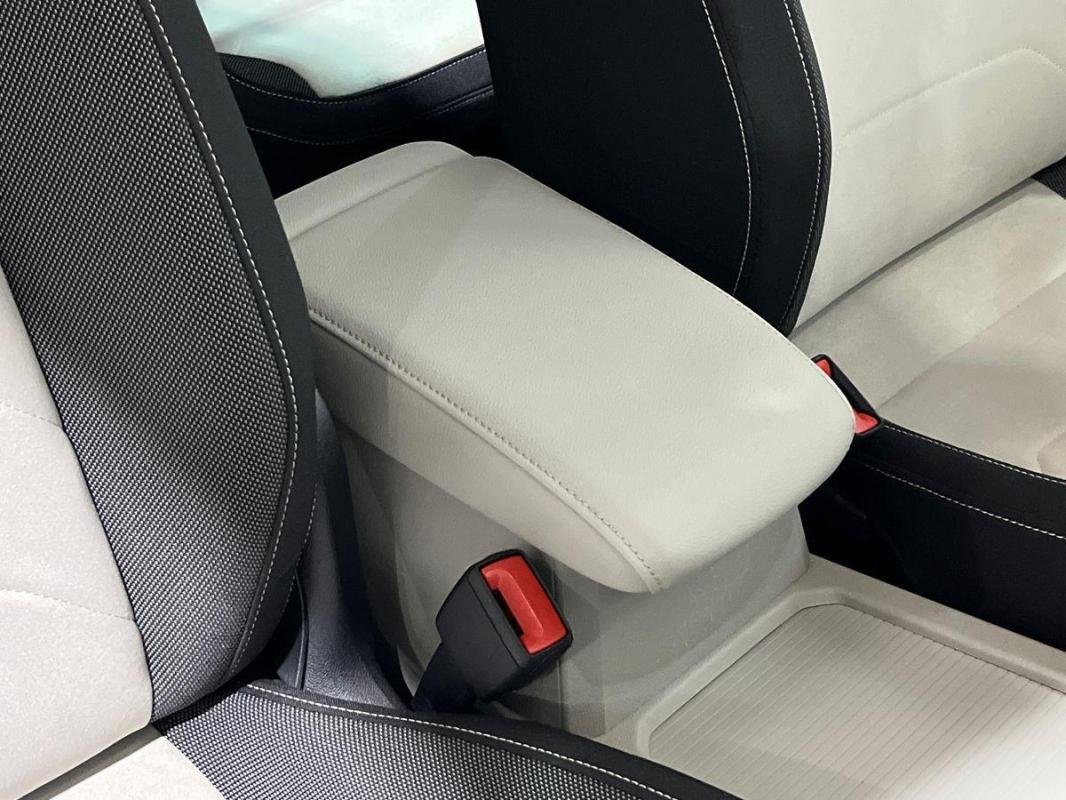 Volkswagen Tiguan - Photo 12