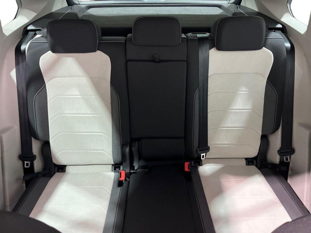 Volkswagen Tiguan - Photo 22