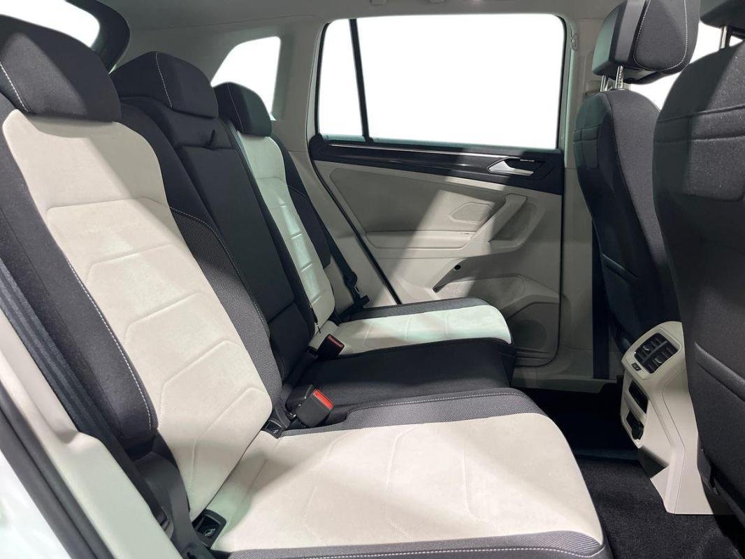 Volkswagen Tiguan - Photo 23
