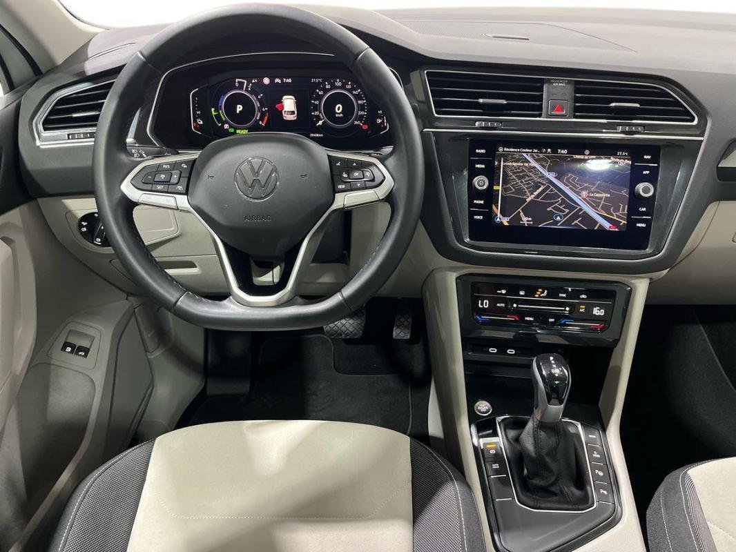Volkswagen Tiguan - Photo 24