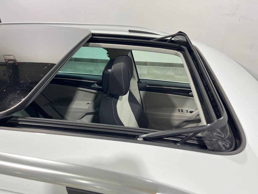 Volkswagen Tiguan - Photo 35