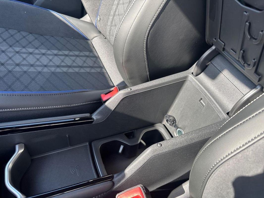 Volkswagen Tiguan - Photo 12