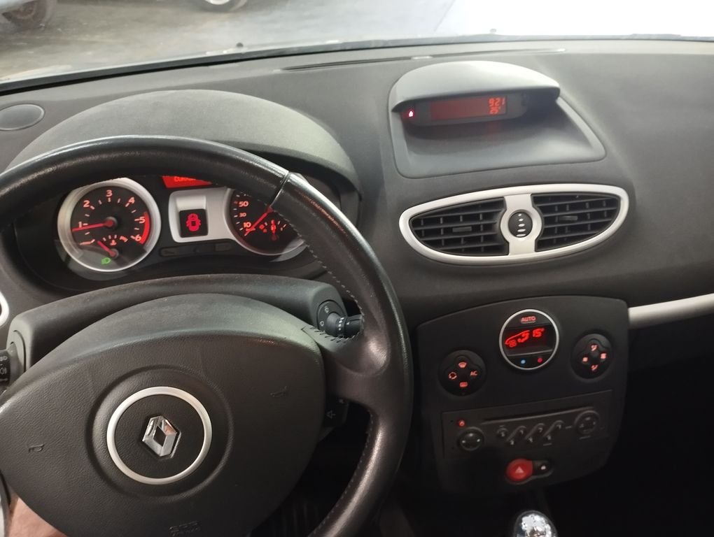 Renault Clio - Photo 3