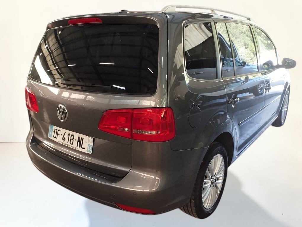 Volkswagen Touran - Photo 2