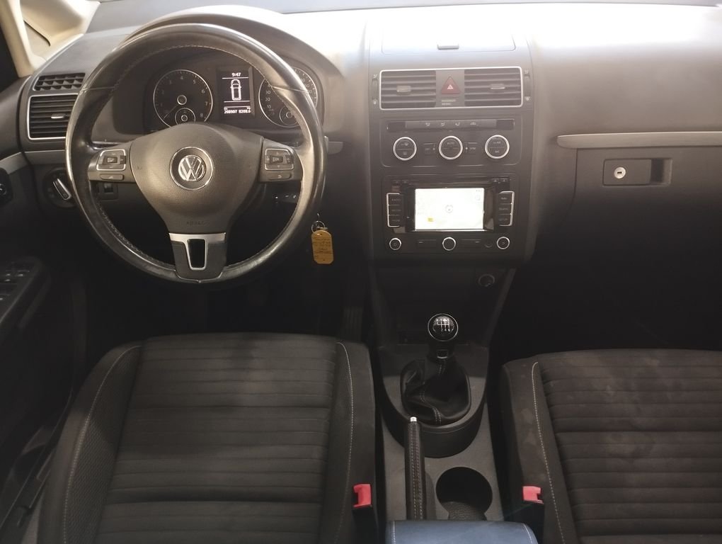Volkswagen Touran - Photo 3