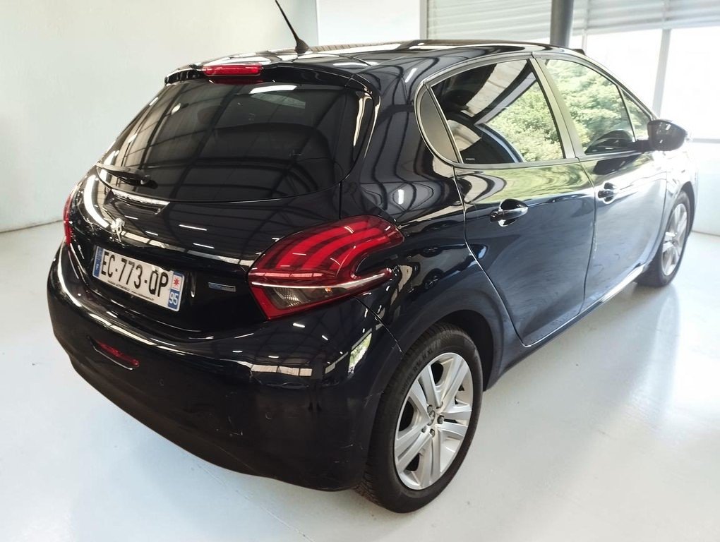 Peugeot 208 - Photo 2
