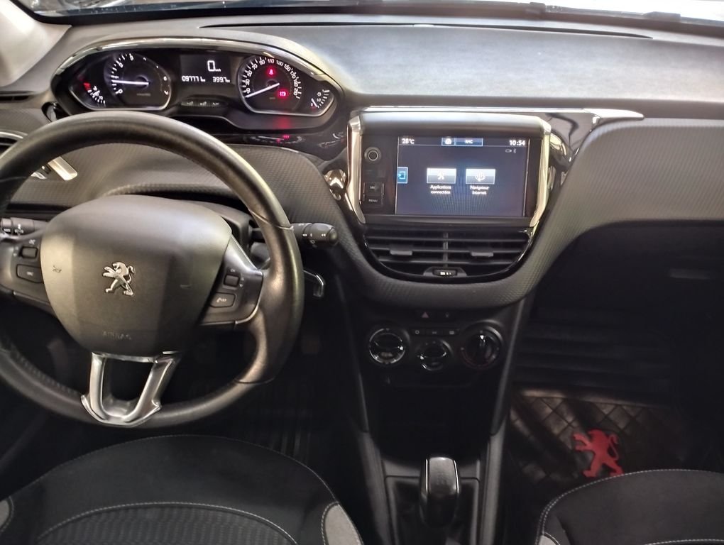 Peugeot 208 - Photo 3