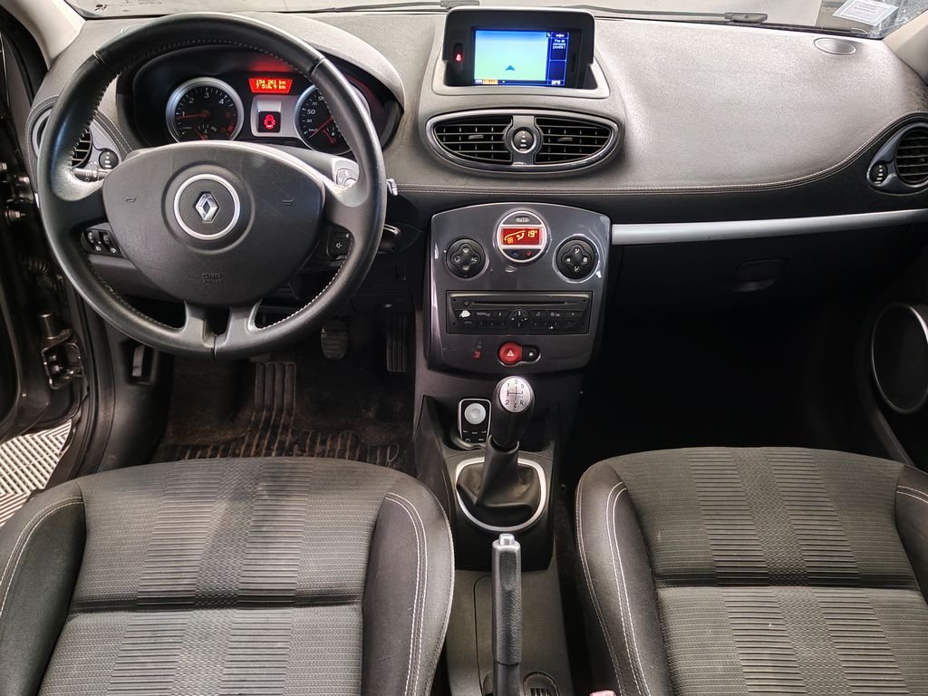 Renault Clio - Photo 2