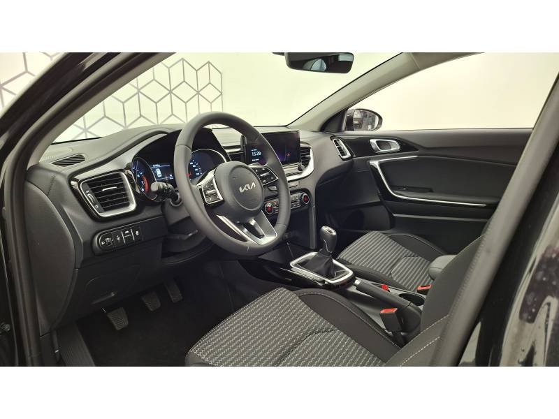 Kia CEED - Photo 31
