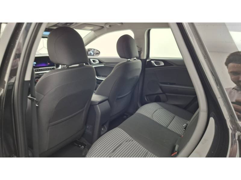 Kia CEED - Photo 35