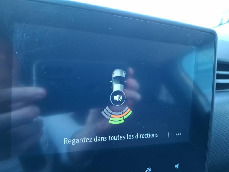 Renault Clio - Photo 24