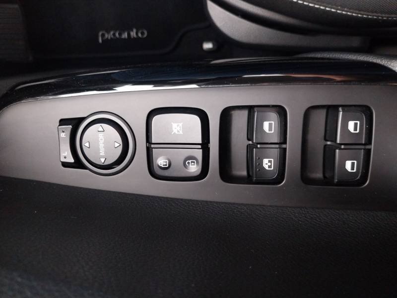 Kia Picanto - Photo 25