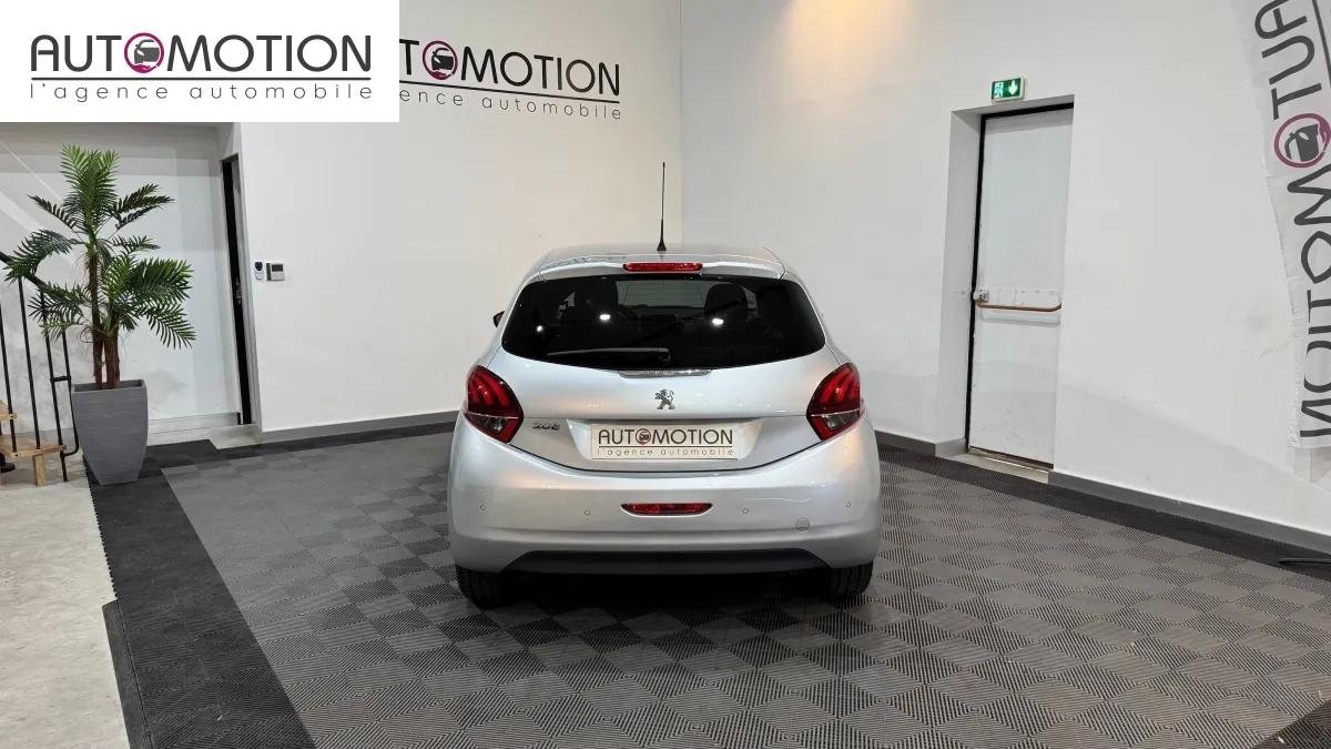 Peugeot 208 - Photo 6